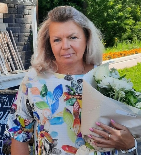 Крюкова Светлана Николаевна.